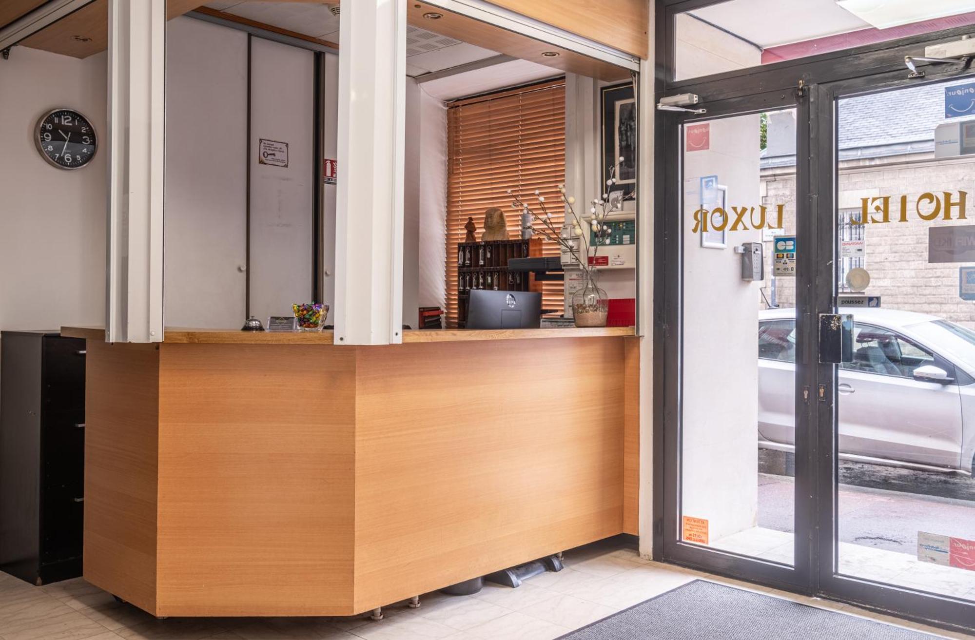 Hotel Luxor Issy-les-Moulineaux Buitenkant foto