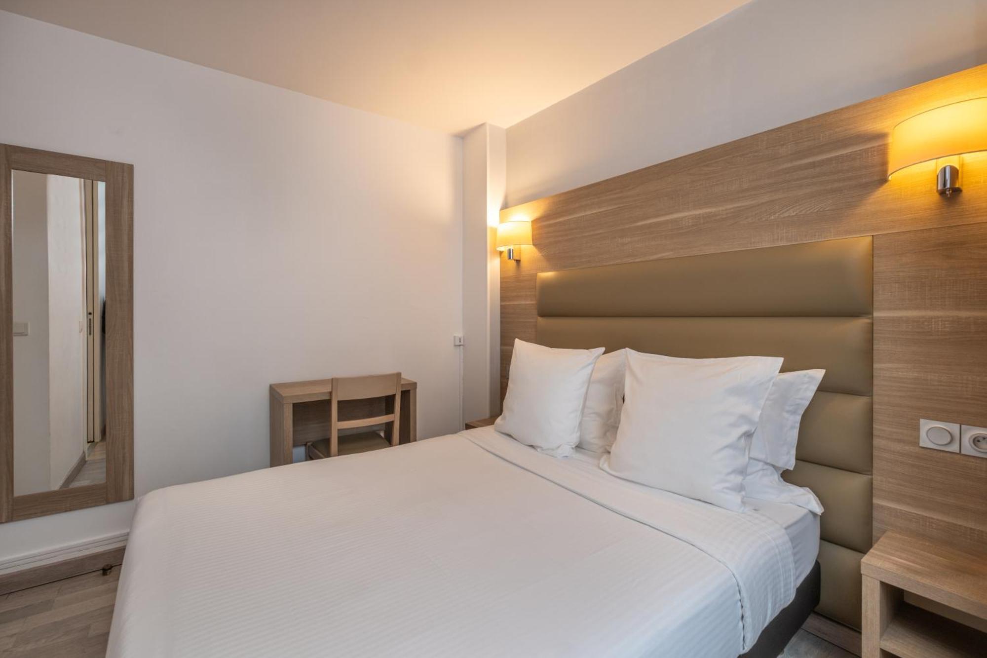Hotel Luxor Issy-les-Moulineaux Buitenkant foto