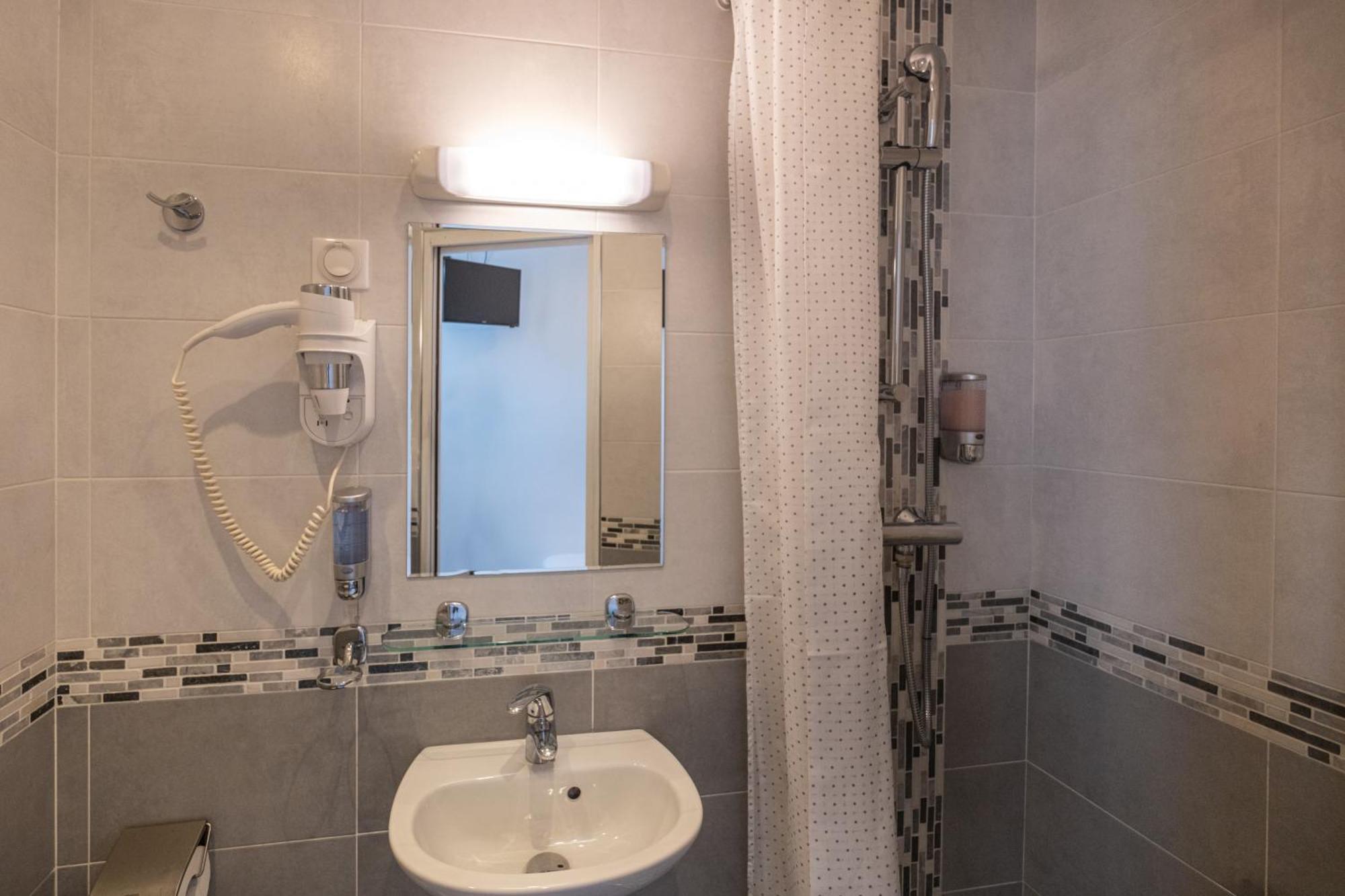 Hotel Luxor Issy-les-Moulineaux Buitenkant foto
